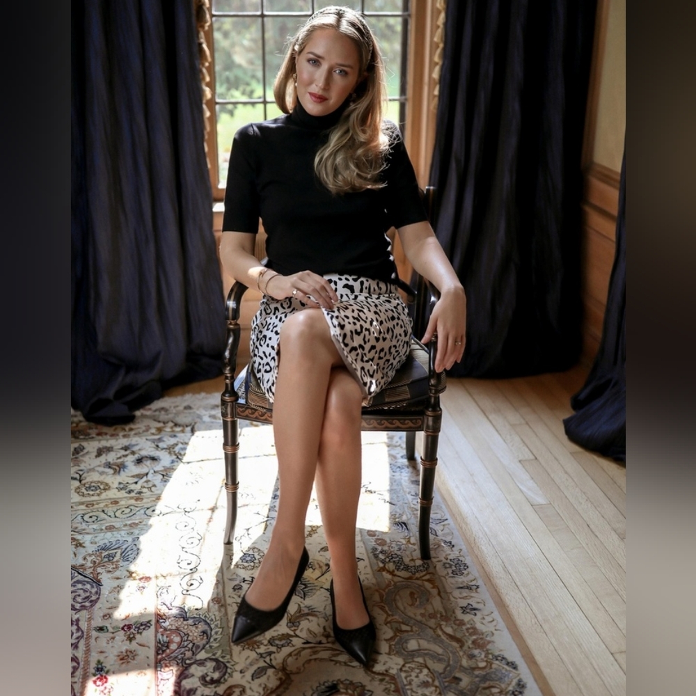 NWT Ann Taylor Fitted Elbow Sleeve Turtleneck Top